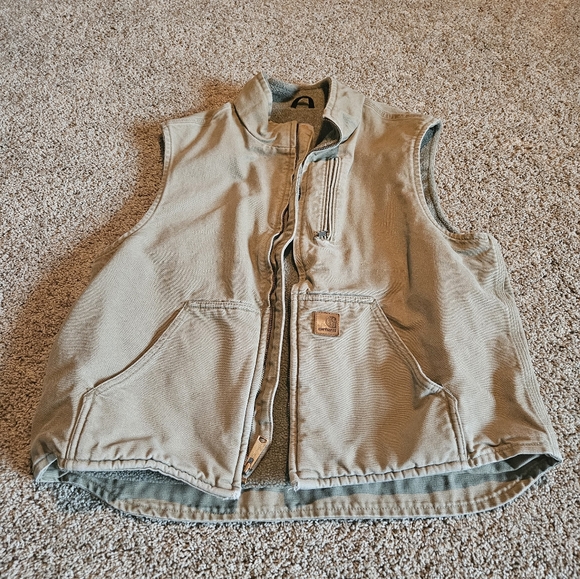 Carhartt Beige Sleeveless Vest with grey sherpa lining - Picture 1 of 6